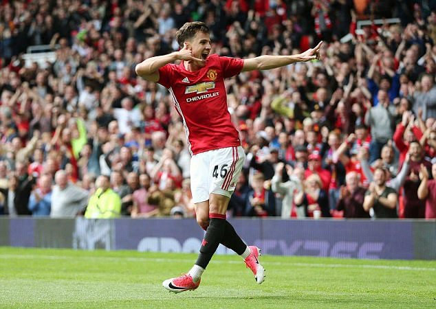 Chuyển nhượng 24/6: "Đại chiến" vì Mbappe, Harrop chia tay M.U ảnh 3