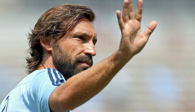 Nhìn lại những khoảnh khắc đáng nhớ trong sự nghiệp của Pirlo ảnh 1