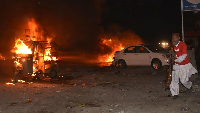 Pakistan: Nhiều binh sỹ và dân thường thiệt mạng do nổ bom ảnh 1