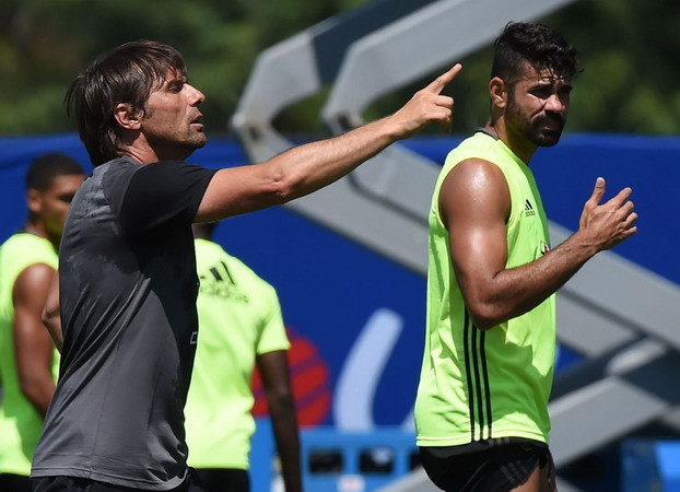 HLV Conte "phát điên," đuổi Diego Costa biến sang Trung Quốc ảnh 1