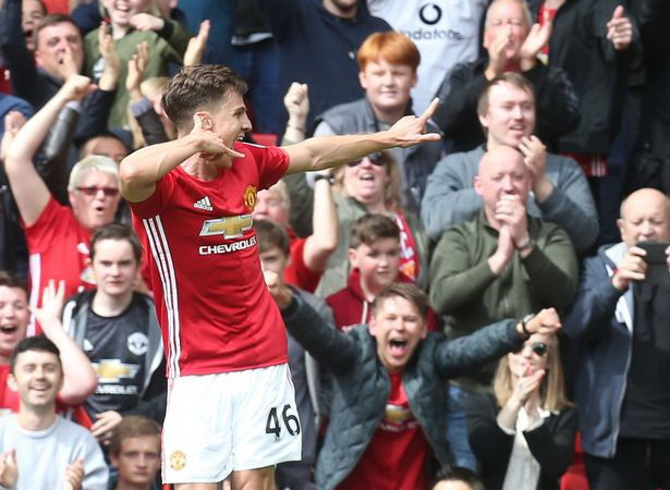 M.U lập hàng loạt kỷ lục trong ngày hạ màn Premier League ảnh 1