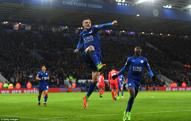 Leicester City vùi dập Liverpool sau khi sa thải HLV Ranieri ảnh 1