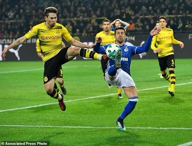 Dortmund trải qua "đêm kinh hoàng," Bayern Munich đứt mạch thắng ảnh 1