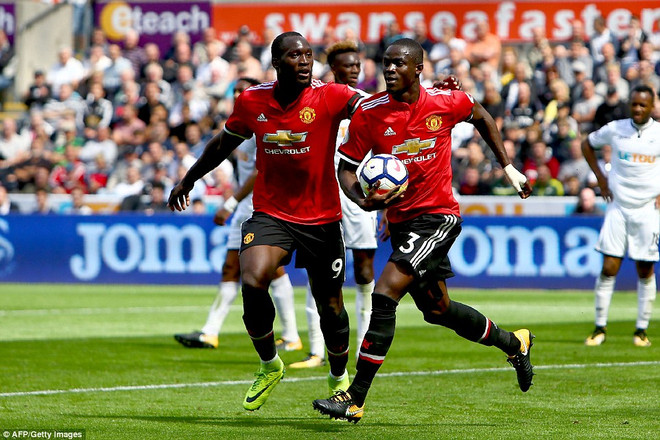Manchester United thắng đậm Swansea City, Pogba, Lukaku lập công ảnh 1