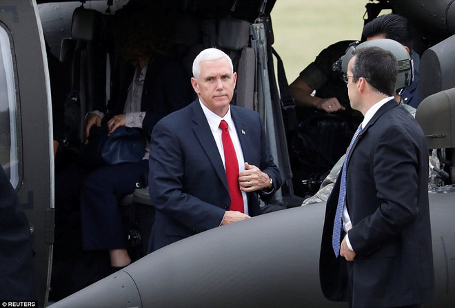 Phó Tổng thống Mỹ Mike Pence bất ngờ tới sát biên giới Triều Tiên ảnh 1