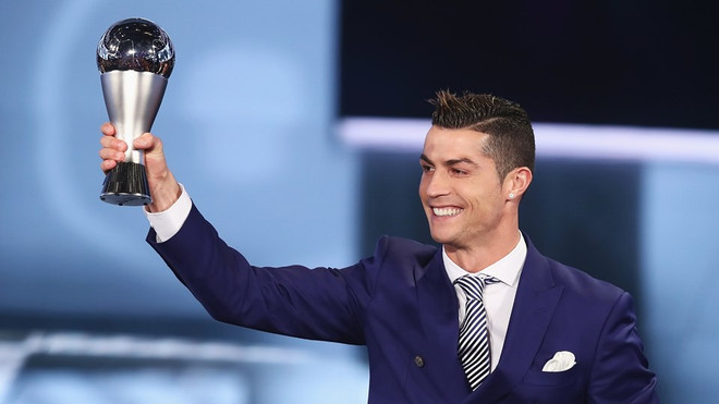 Ronaldo xuất sắc nhất năm 2016: Hãy ghi nhớ thời đại này! ảnh 1