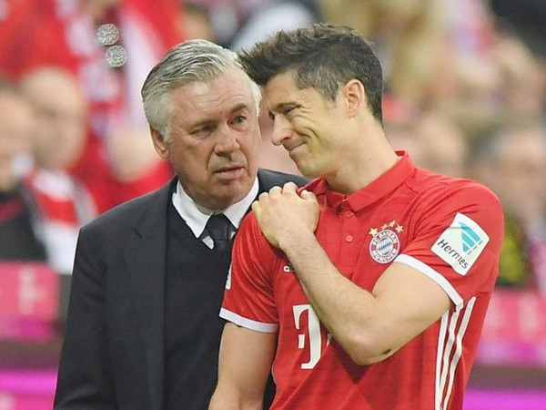 Lewandowski khiến Bayern lo lắng trước thềm "đại chiến" Real ảnh 1