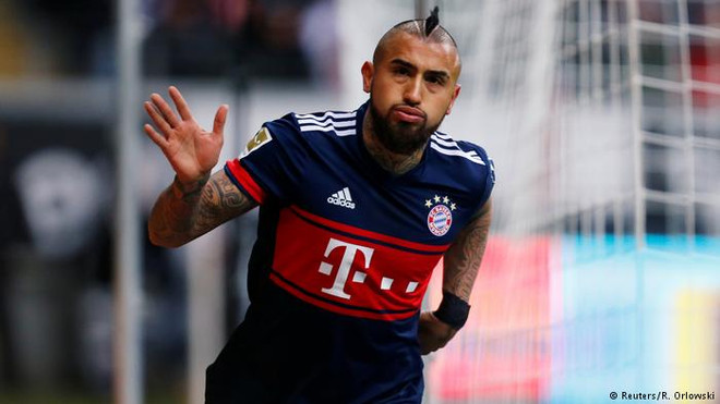 Vidal giúp Bayern vô địch lượt đi. (Nguồn: Reuters) Bayern vô địch lượt đi, Dortmund không thắng 8 trận liên tiếp ảnh 1