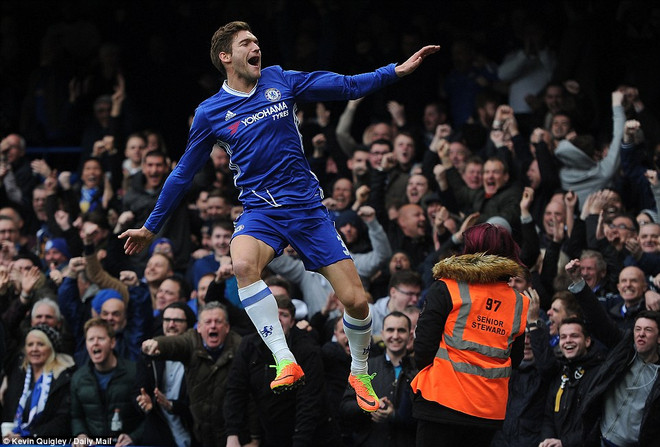 Eden Hazard solo lập siêu phẩm, Chelsea thắng đậm Arsenal ảnh 2