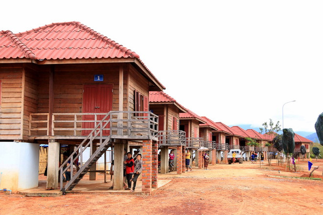 Bàn giao Dự án biểu tượng đoàn kết giữa thanh niên Việt​-Lào ảnh 2