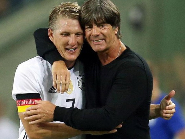 Löw trách Mourinho sau quyết định rời M.U của Schweinsteiger ảnh 1
