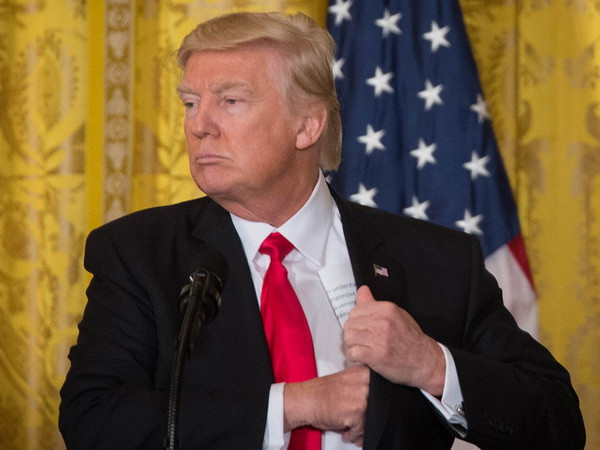 Mỹ: Tuần hành ủng hộ báo giới trong "cuộc chiến" với ông Trump ảnh 1