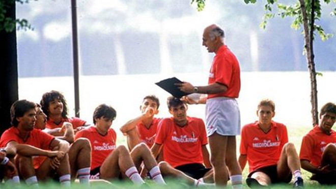 Cựu HLV Milan Arrigo Sacchi nói gì về học trò Carlo Ancelotti? ảnh 2
