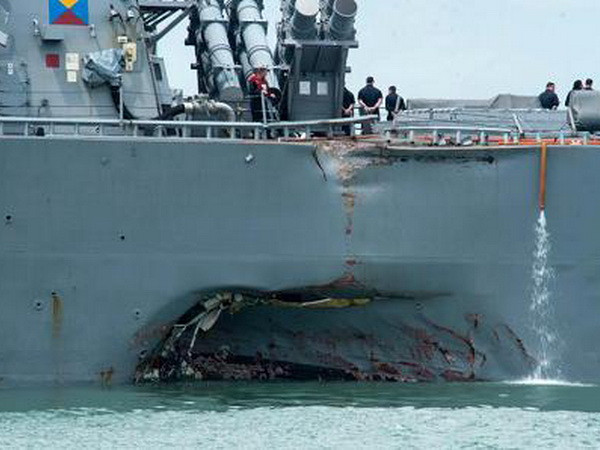 Mỹ điều tra vụ va chạm của tàu khu trục​ USS John S. McCain ảnh 1
