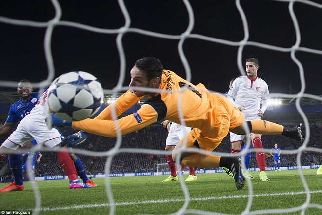 Hạ Sevilla, Leicester viết tiếp chuyện cổ tích ở Champions League ảnh 2