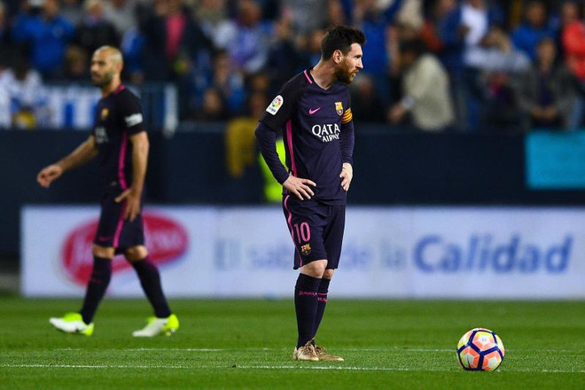 Thua sốc Malaga, Barcelona lỡ cơ hội chiếm ngôi đầu của Real ảnh 1