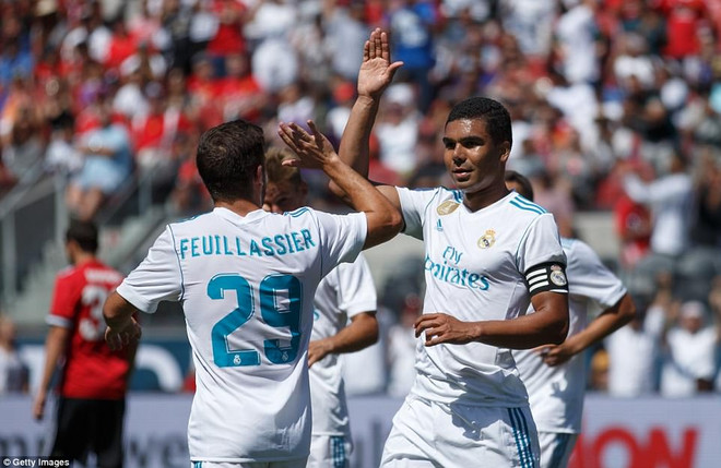 Manchester United đánh bại Real sau màn "đấu súng" siêu tệ ảnh 3