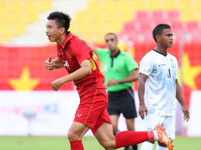 Cận cảnh Văn Hậu "nã đại bác" làm tung lưới U22 Timor Leste ảnh 1