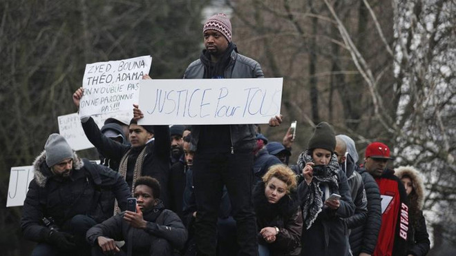 Pháp: Hàng nghìn người biểu tình phản đối bạo lực cảnh sát ảnh 1