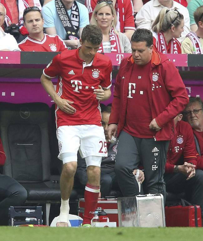 Bayern hủy diệt Augsburg: Sẵn sàng quyết chiến Dortmund, Real! ảnh 4