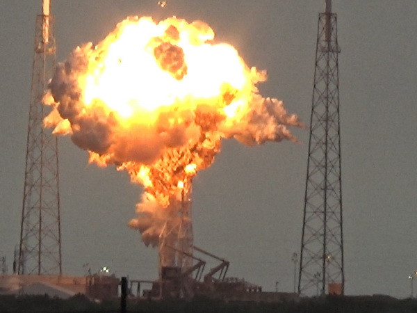 Space X xác định nguyên nhân khiến tên lửa đẩy Falcon 9 phát nổ ảnh 1