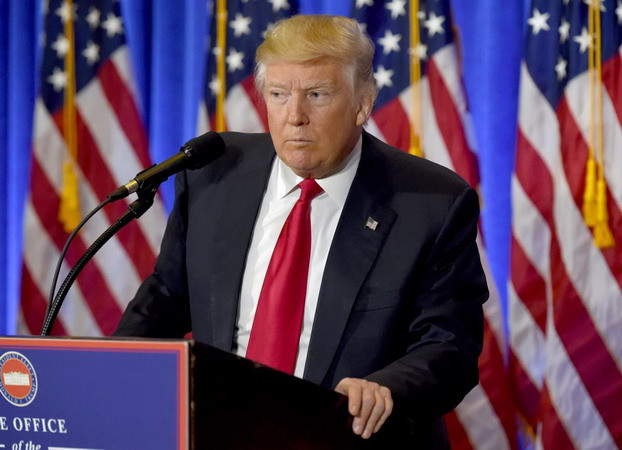 Hàng ngàn phụ nữ xuống đường biểu tình phản đối ông Donald Trump ảnh 1