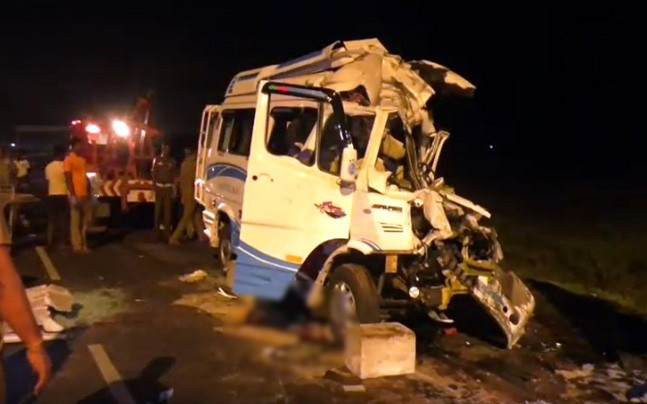 Ấn Độ: Liên tiếp xảy ra tai nạn thảm khốc, 14 người thiệt mạng ảnh 1