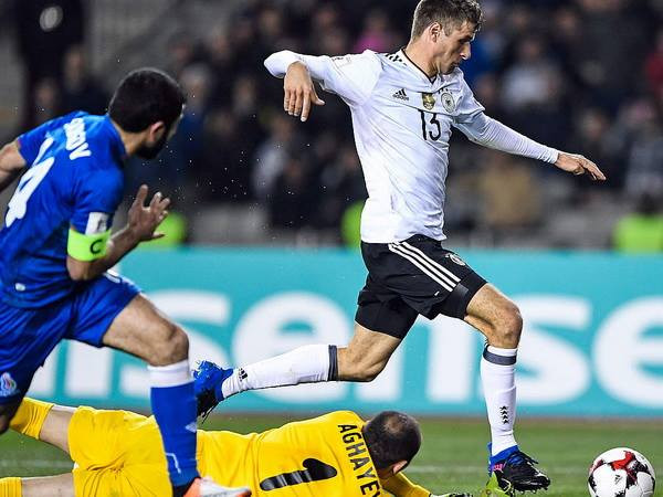 Thomas Müller san bằng thành tích "dội bom" của Oliver Bierhoff ảnh 2