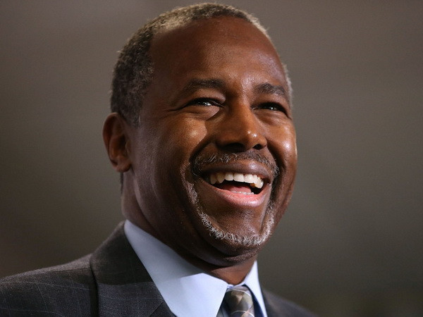 Ông Ben Carson trở thành Bộ trưởng Nhà ở và Phát triển Đô thị Mỹ ảnh 1