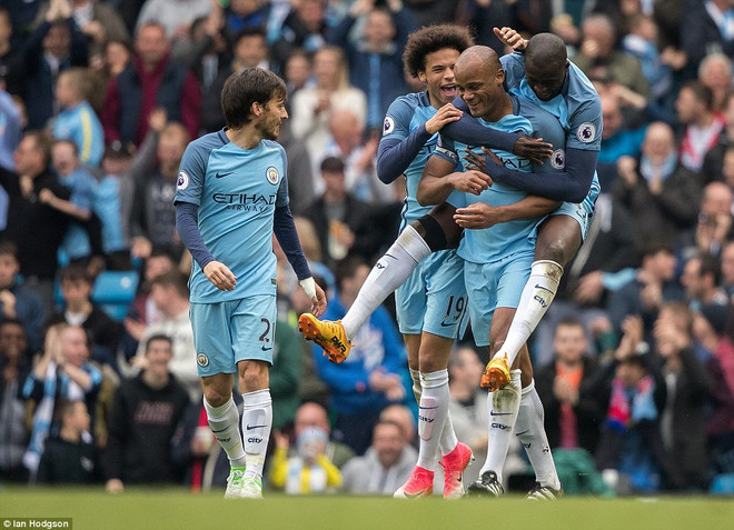 Man City leo lên tốp 3, bỏ xa Manchester United đến 4 điểm ảnh 2