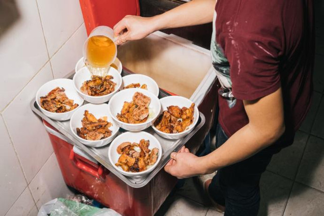 Đầu bếp Mỹ mê "bún chửi" và tình yêu sâu đậm dành cho Việt Nam ảnh 7