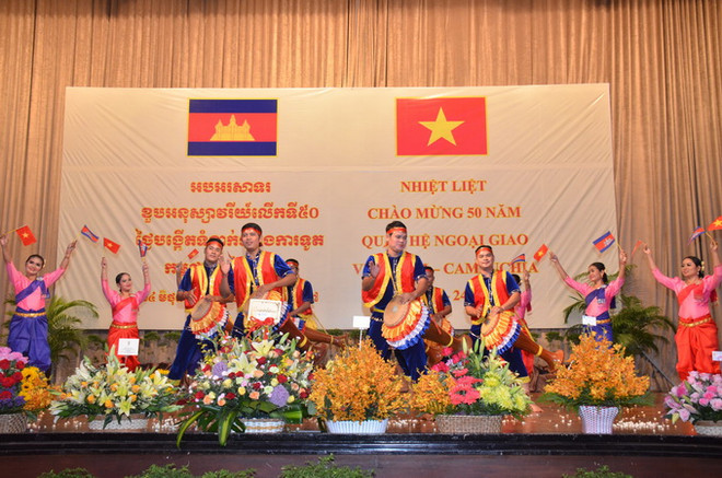 Chiêu đãi trọng thể kỷ niệm 50 năm quan hệ Việt Nam​-Campuchia ảnh 3