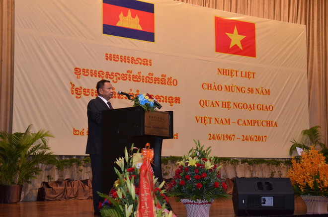 Chiêu đãi trọng thể kỷ niệm 50 năm quan hệ Việt Nam​-Campuchia ảnh 2