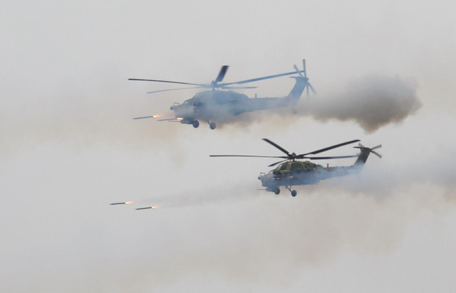 NATO kêu gọi Nga minh bạch tối đa thông tin về các cuộc tập trận ảnh 1