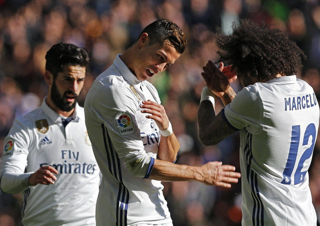 Real Madrid thắng hủy diệt, Barcelona bị đá bay khỏi tốp 2 ảnh 1