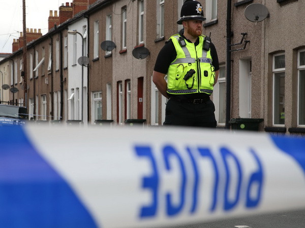 Cảnh sát Anh bắt thêm nghi can trong vụ tấn công ga tàu điện ngầm ảnh 1