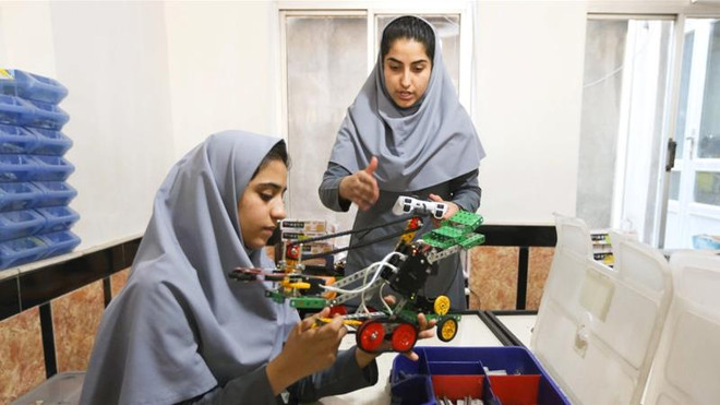 Mỹ cấp thị thực cho đội nữ Afghanistan dự cuộc thi chế tạo robo​t ảnh 1