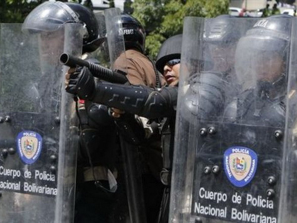 Băng nhóm tội phạm ở Venezuela đấu súng, gần 30 người thương vong ảnh 1