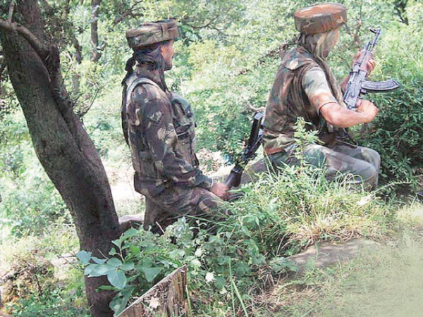 Đọ súng dữ dội ở Kashmir, hai binh sỹ của Ấn Độ thiệt mạng ảnh 1