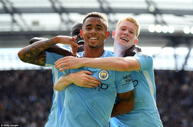 Manchester City 'hủy diệt' Liverpool, tạm chiếm ngôi đầu của M.U ảnh 3