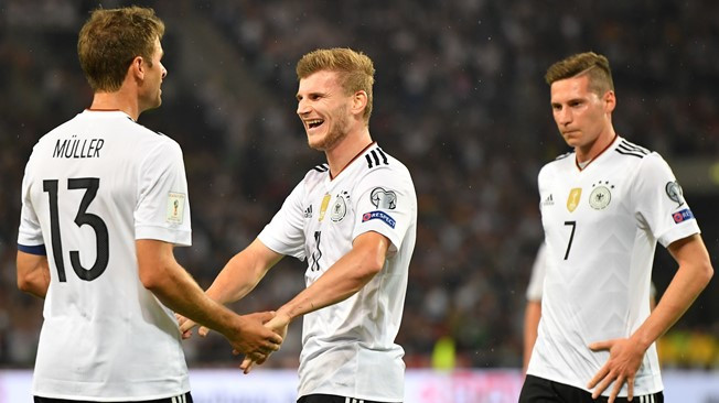 BXH FIFA: Việt Nam xếp trên Thái Lan 7 bậc, Đức soán ngôi Brazil ảnh 2