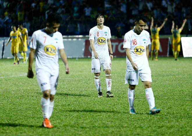 Cận cảnh FLC Thanh Hóa đánh bại HAGL sau "cơn mưa bàn thắng" ảnh 1