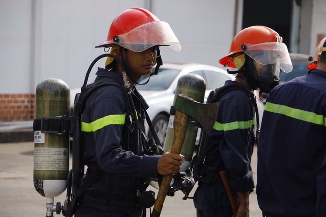 Bắt đầu khám nghiệm hiện trường vụ cháy lớn tại Cần Thơ ảnh 1