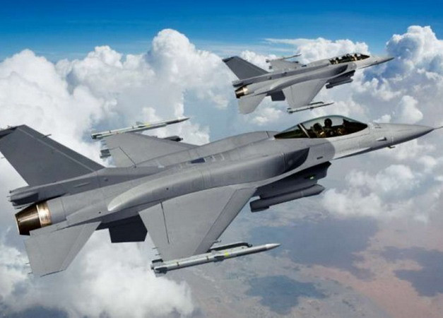 Đài Loan trang bị chiến đấu cơ F-16V và tên lửa không đối không ảnh 1