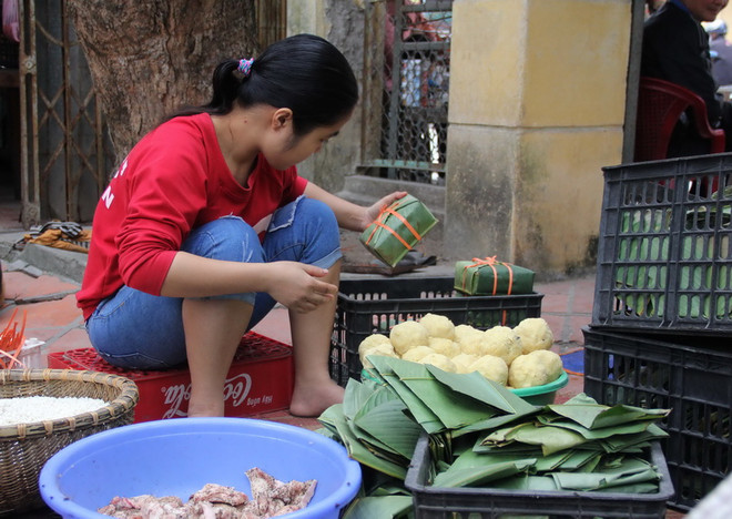 [Photo] Vùng làm Bánh chưng Cầu Báng tất bật “nổi lửa” vào Tết ảnh 2
