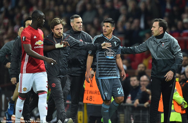 M.U vào chung kết sau những phút cuối "sống trong sợ hãi" ảnh 4