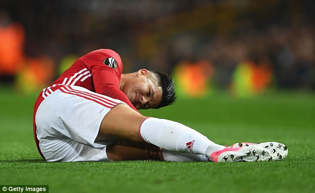 Ibrahimovic dính chấn thương nặng, có nguy cơ nghỉ hết mùa giải ảnh 3