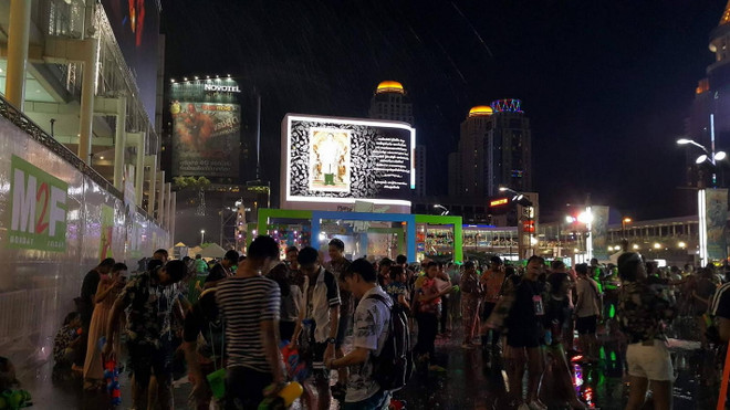 Người dân khắp đất nước Thái Lan chính thức đón Tết Songkran ảnh 2