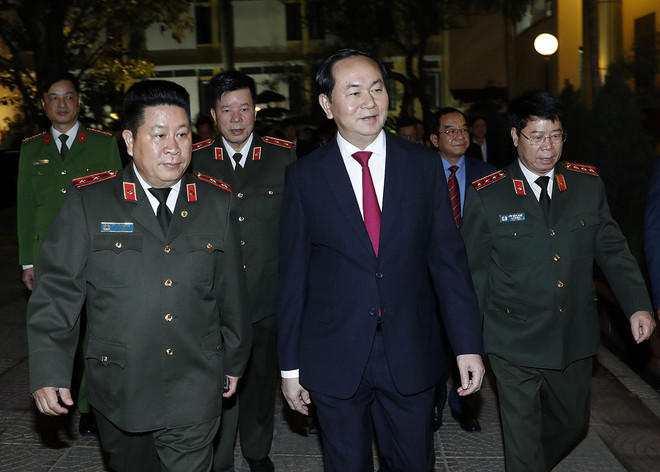 Chủ tịch nước thăm, chúc Tết các đơn vị ứng trực đêm Giao thừa ảnh 2