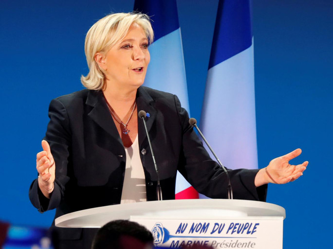 Ứng cử viên Le Pen. (Nguồn: Reuters) Tổng thống Pháp Hollande kêu gọi cử tri bỏ phiếu cho ông Macron ảnh 3